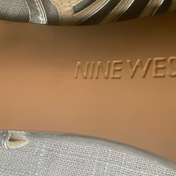 Silver shoes.Size8.5 - Picture 5 of 5